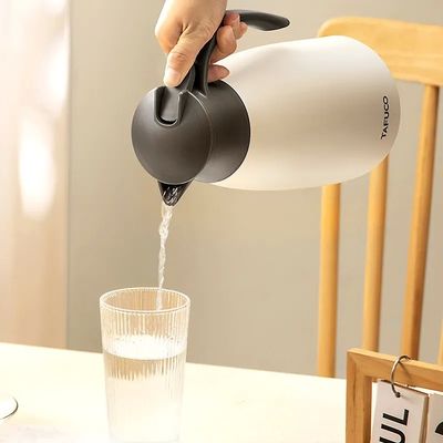 Bouteille d'eau portable à vide isolée en acier inoxydable
