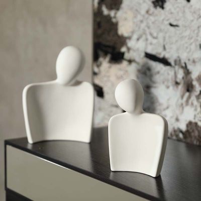Figurine d'amants en céramique élégante pour les couples amoureux