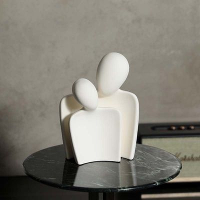 Figures de couple d'amour Ornements Bambou Abstrait Amoureux embrassés Statue de sculpture Cer