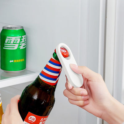 Ouvre-bouteille pratique avec prise confortable Outil de cuisine en métal et en plastique durable