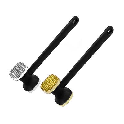 Outil de cuisine pour la préparation de volailles au steak