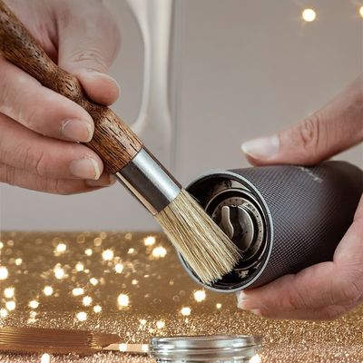 Outil de nettoyage plastique portable durable pour machine à café et broyeur