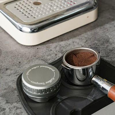 Distributeur de café écologique réglable de profondeur et manipulateur d'espresso avec poignée de noix