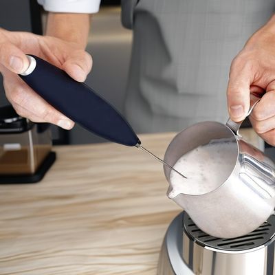 2023 Mousseuse à café électrique en acier inoxydable à batterie pour mousseuse au lait