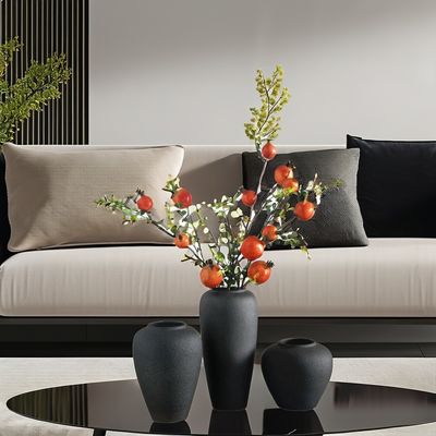 Ensemble de vases en céramique nordique moderne avec de l'herbe de pampas et des fleurs séchées naturelles