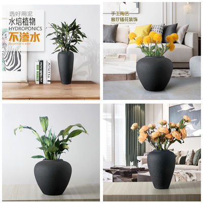 Ensemble de vases en céramique nordique moderne avec de l'herbe de pampas et des fleurs séchées naturelles