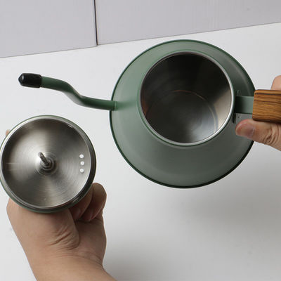 Set de brassage de café pour verser avec une bouilloire en acier inoxydable de design moderne