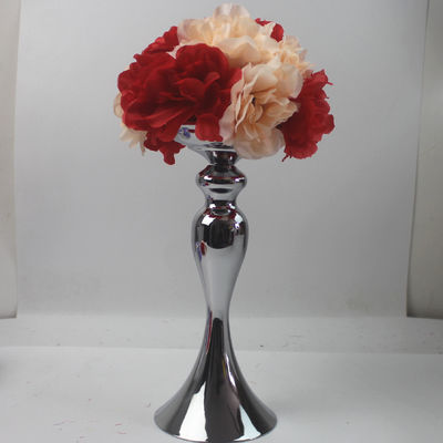 Une belle fleur de soie luxueuse et colorée pour le jour de la Saint Valentin