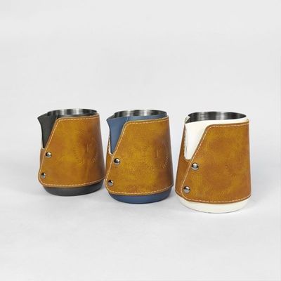 Un pot à mousse en acier inoxydable 304 pour le café, le lait, le café au lait, l'art et le barista durable