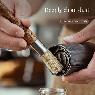 Une brosse de nettoyage écologique pour le fabricant de poudre et de filtre de café noir en bois