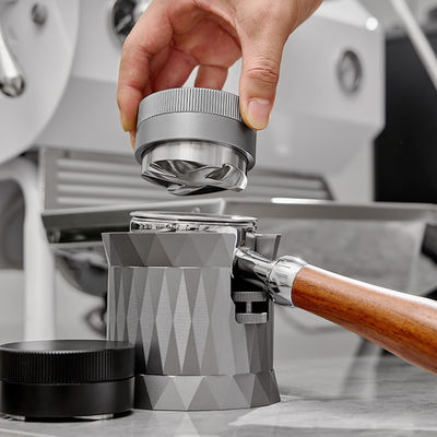 Presses à marteaux en poudre en acier inoxydable à quatre lames pour barista en bois de café 58 mm