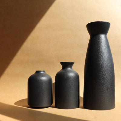 Des pots de fleurs et des récipients hydroponiques créatifs Art Déco pour la table du restaurant