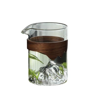 Coupe en verre de 240 ml pour le thé L'eau de lait dans les hôtels Couleur personnalisée et design transparent