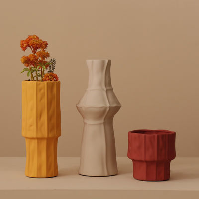 Vase en céramique vitrée en forme spéciale dans un design moderne et élégant pour les mariages et la maison