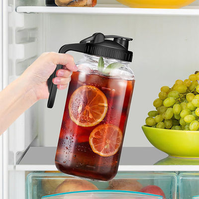 Fabricant de café à la brassée froide en céramique en PP plastique 64 oz avec filtre en acier inoxydable et couvercle de bec