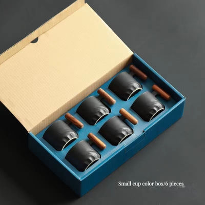 Une tasse en céramique nordique portable de 50 ml, poignée en bois et double structure pour les amateurs de café