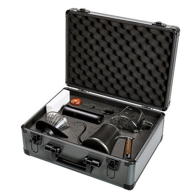 Collection d'équipements de café en céramique à six pièces avec une casserole à filtre électrique et une balance en papier