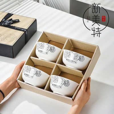 Des bols lisses, des assiettes, des dessins animés, des décors pour des ustensiles de table personnalisés de style américain.