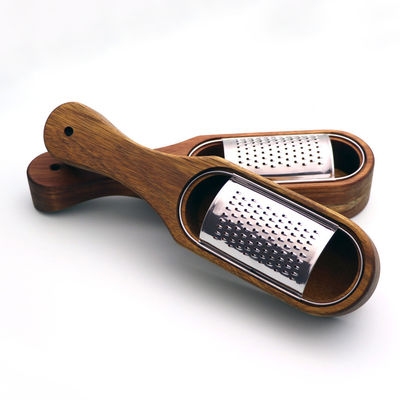 Gratteur de fromage en bois d'acacia doré Gadget de cuisine pour le râteau de légumes durable