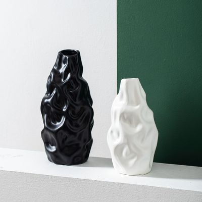 Vase en céramique irrégulière de couleur mate argentée pour la décoration de l'hôtel