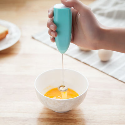 2024 Conception Portable Mini électrique batteur d'œufs en acier inoxydable Whisk pour les œufs de lait café