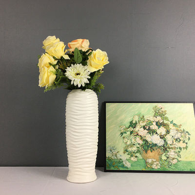 Vase de fleurs en céramique de design nordique unique pour la décoration intérieure et l'ornementation du salon