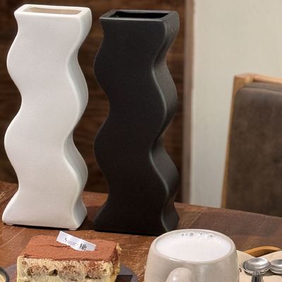Décoration de table à manger au ciel étoilé Vase en céramique blanche moderne et élégante pour la décoration intérieure