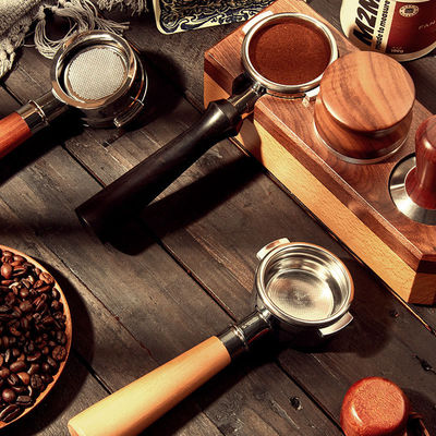 Écouvillon à café de 58 mm et portafiltre en bois massif pour la brasserie artisanale