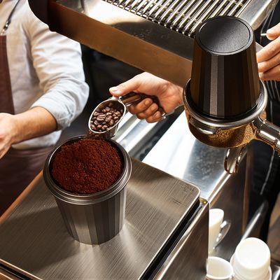Coupe de dosage de café en acier inoxydable personnalisable de 58 mm pour une mesure précise du barista