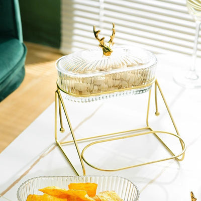 Améliorez votre cuisine avec notre plateau de verre minimaliste avec un accent de cerf