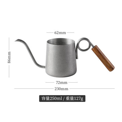 Une machine à café en acier inoxydable à col de poule avec un design moderne élégant et un bec long suspendu