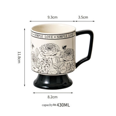 Attractive tasse à cuillère en céramique rétro, parfaite pour le bureau ou le café.