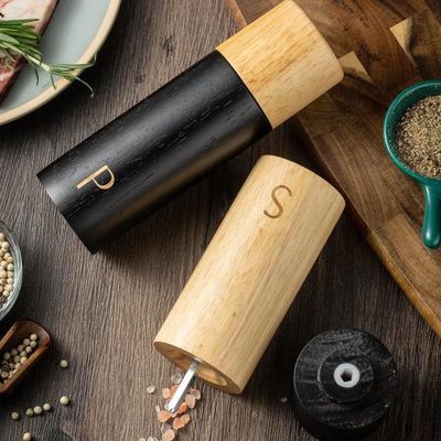 Logo personnalisé réglable 7 pouces de chêne de bois Sal et poivre moulin ensemble avec noyau en céramique