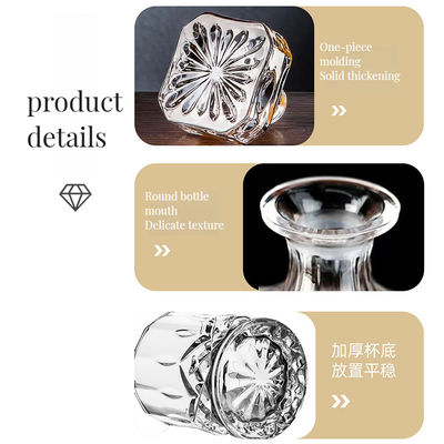 Un décanter de verre de cristal pour un restaurant