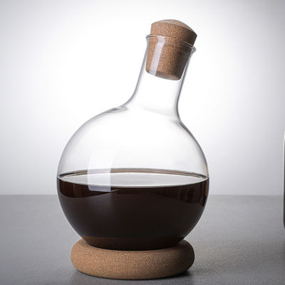 Décanteur de vin rouge en verre borosilicate soufflé à la main avec fonction de versage rapide et anneau de liège