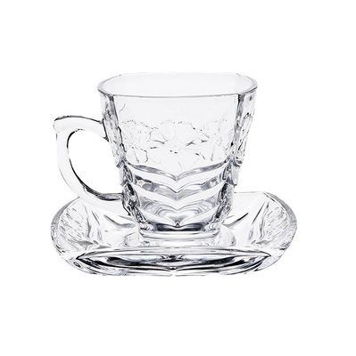 Un ensemble de tasses et de soucoupes de café en porcelaine céramique de design simple pour la décoration intérieure