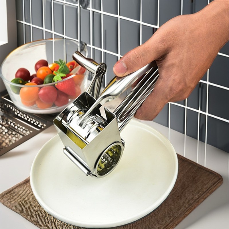 Grille rotative en acier inoxydable 4 fûts échangeables pour couper les légumes et les noix