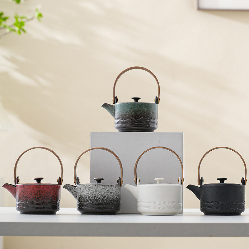 Boire du pot définit l'expérience ultime du thé traditionnel avec le verre à boire