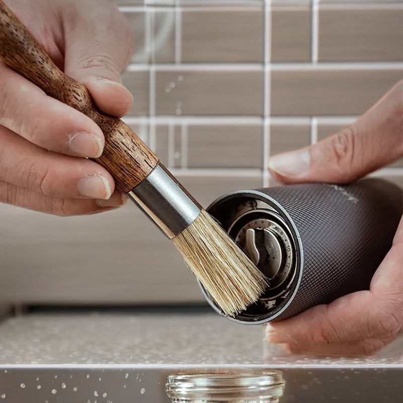 Brosse de nettoyage à poignée longue pour outils d'espresso portables