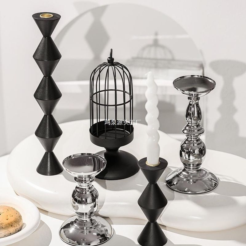 Occasion de la Saint-Valentin Candelabre métallique à la courge en fer pour la décoration de maison européenne de luxe