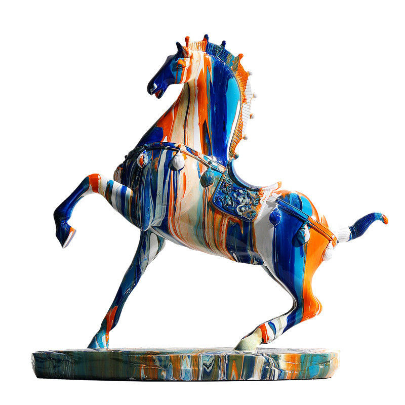 Ornementation en résine de chevaux galopants, décor unique et élégant pour les fêtes