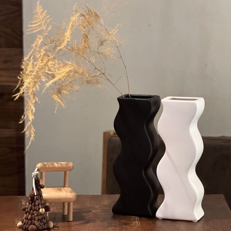 Décoration de table à manger au ciel étoilé Vase en céramique blanche moderne et élégante pour la décoration intérieure
