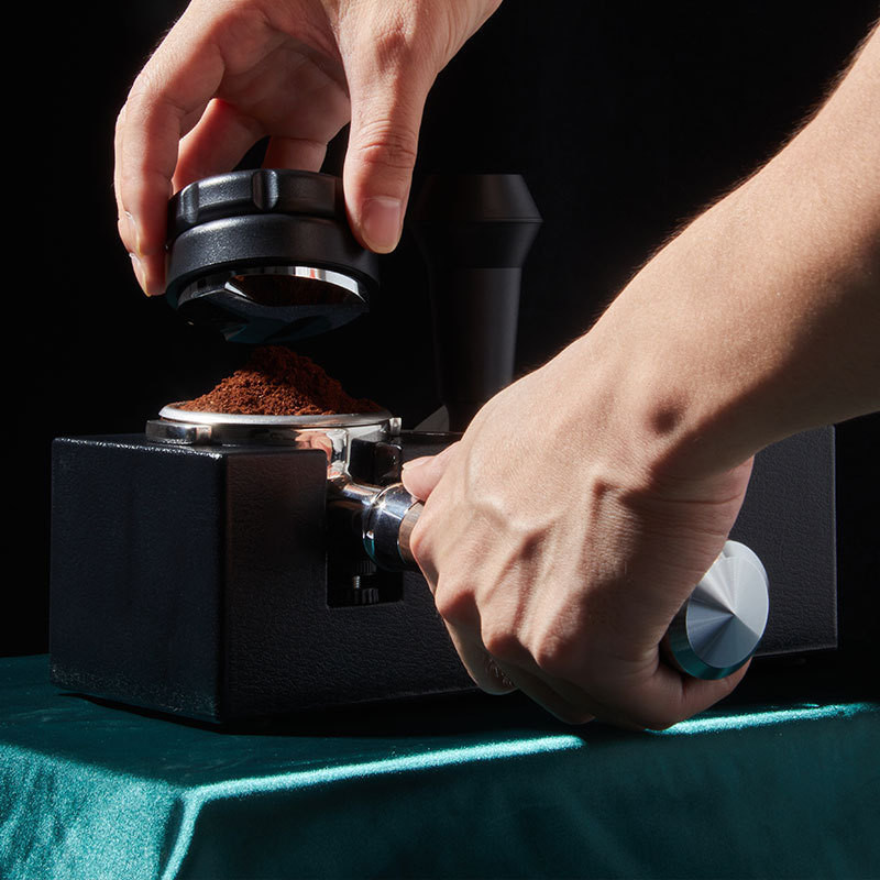 Un support de café à la main moderne ABS Espresso avec porte-filtre écologique
