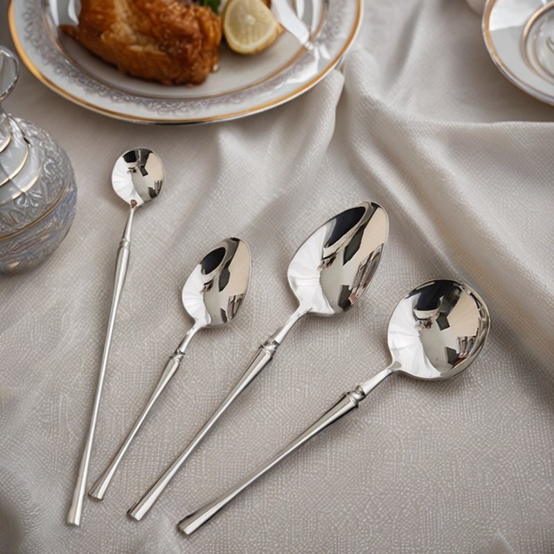 Composition de table en acier inoxydable de 24 pièces pour la cuisine de luxe