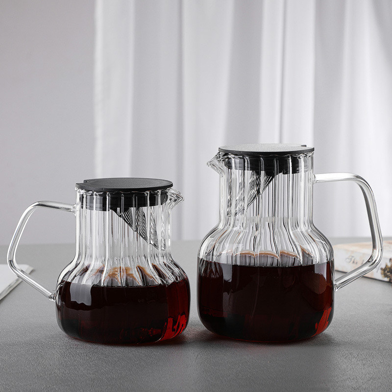 Bouilloire en verre portable de conception classique et couvercle en bois rayé pour le thé au citron et l'eau de café
