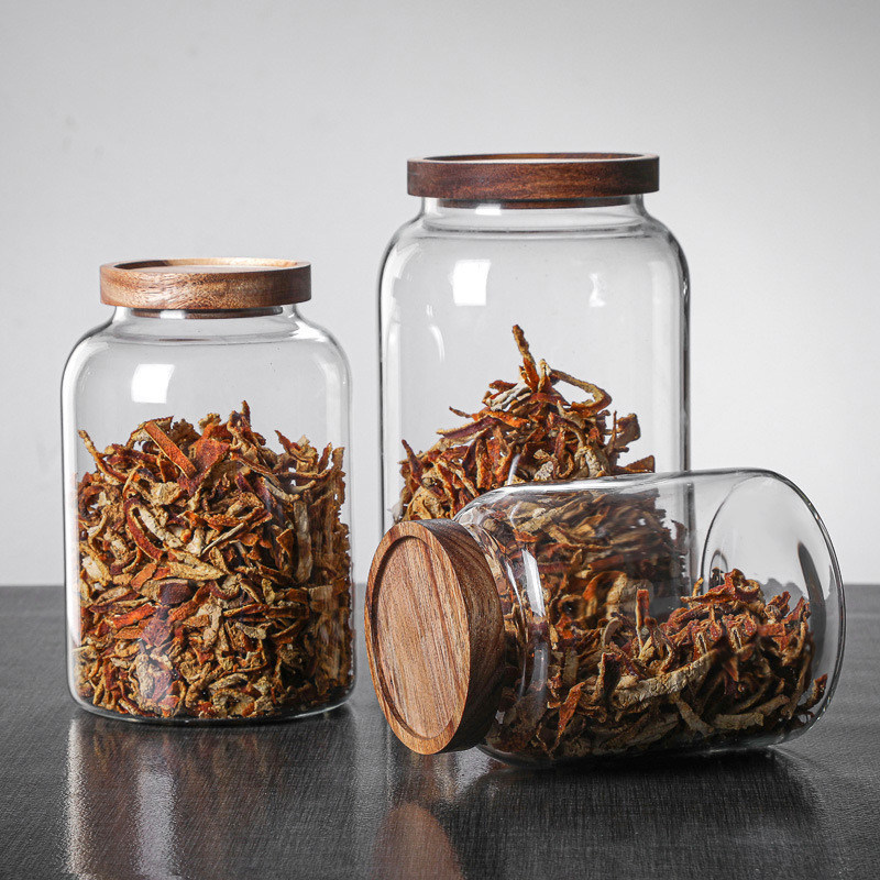 Grand bocal en verre avec couvercle en bois La meilleure façon de conserver les assaisonnements dans la cuisine